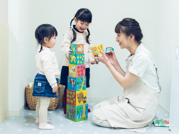 託児スタッフのイメージ